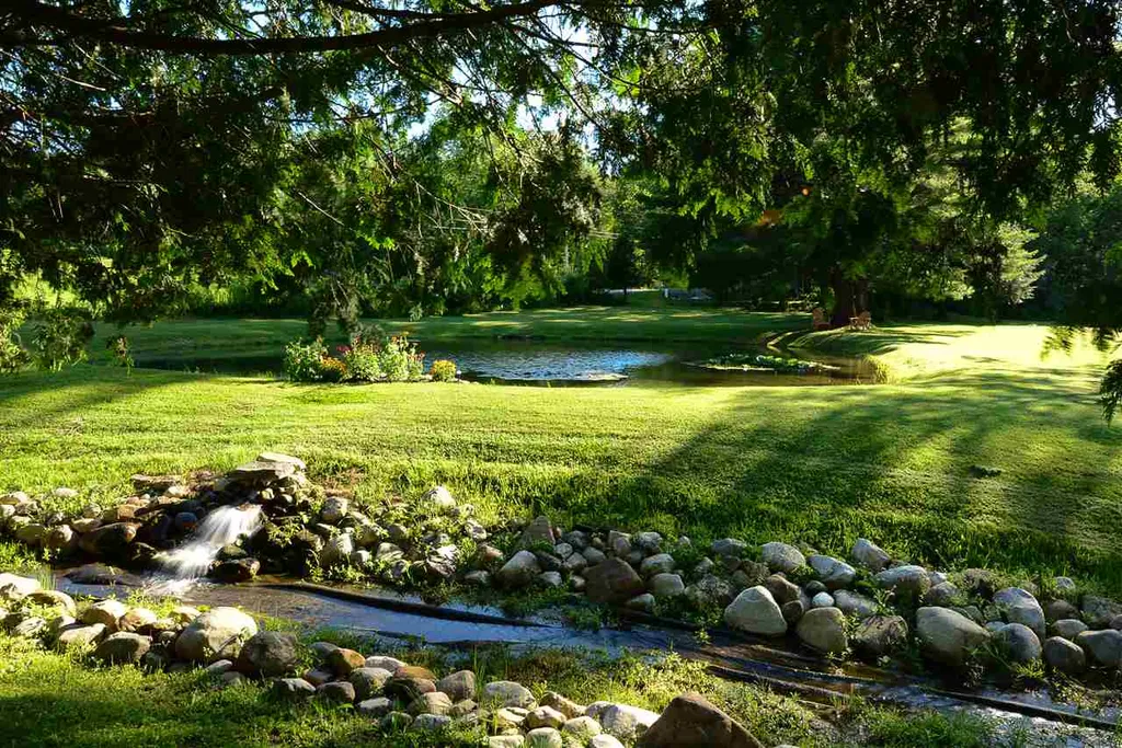 24 Spring Lake Road Shrewsbury VT 05738