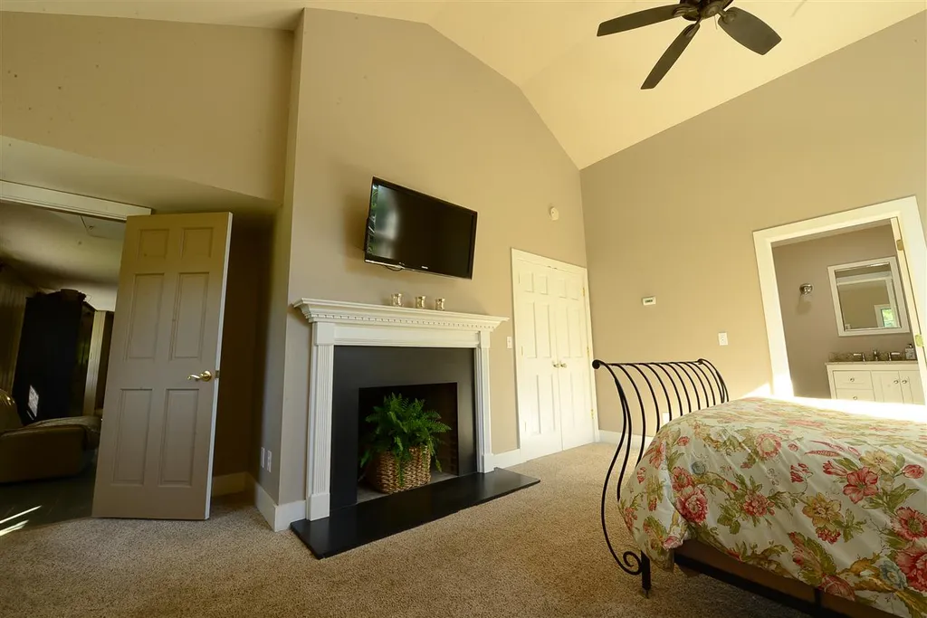 24 Spring Lake Road Shrewsbury VT 05738