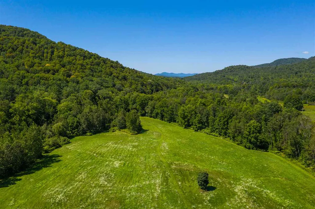 24 Spring Lake Road Shrewsbury VT 05738