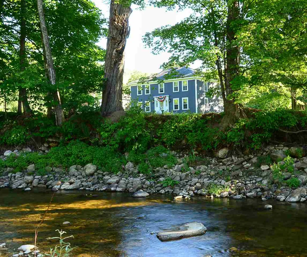 24 Spring Lake Road Shrewsbury VT 05738