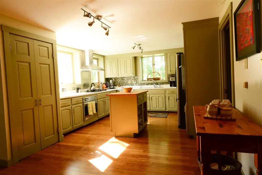 24 Spring Lake Road Shrewsbury VT 05738