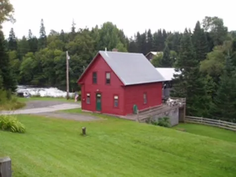 10 Fletcher Road Pittsburg NH 03592
