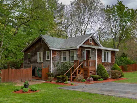 26 West Shore Park Road Kingston NH 03848