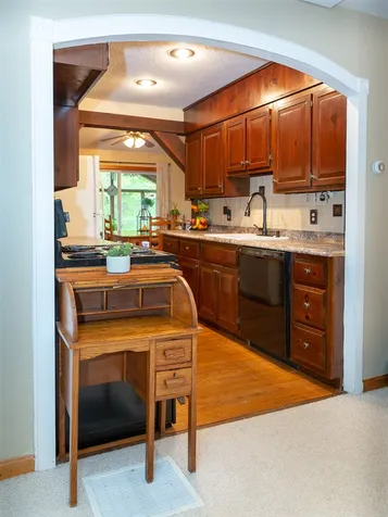 26 West Shore Park Road Kingston NH 03848