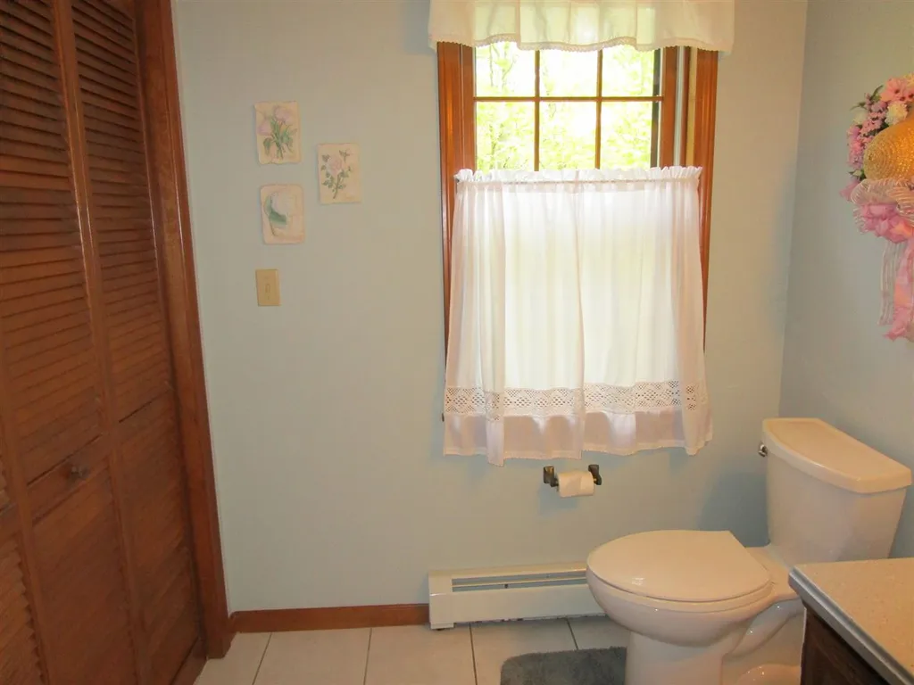 40 Redcoat Drive Hampstead NH 03841
