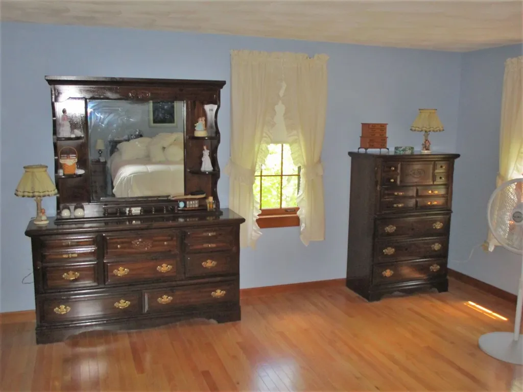 40 Redcoat Drive Hampstead NH 03841