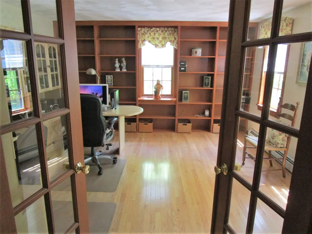 40 Redcoat Drive Hampstead NH 03841