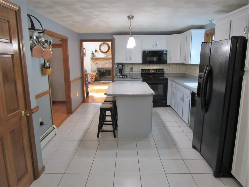 40 Redcoat Drive Hampstead NH 03841