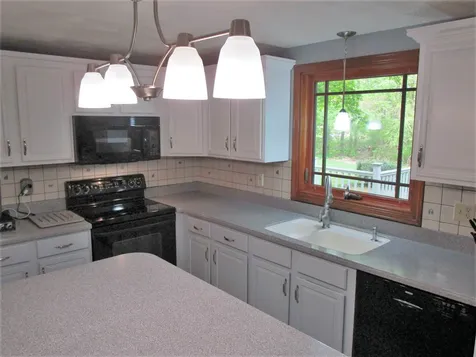 40 Redcoat Drive Hampstead NH 03841