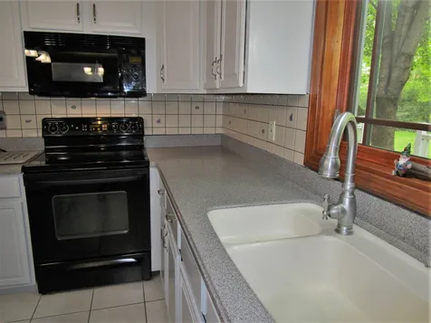 40 Redcoat Drive Hampstead NH 03841