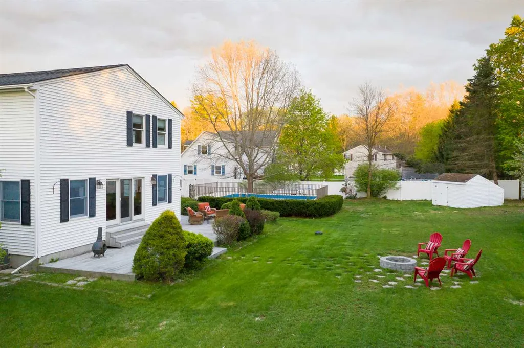 437 Stockdale Circle Rollinsford NH 03869
