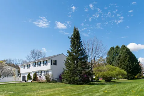 437 Stockdale Circle Rollinsford NH 03869
