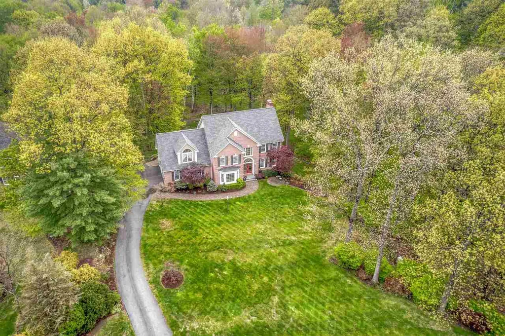 72 Newfane Road Bedford NH 03110