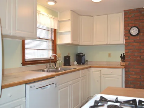 123 Street Peter Street Winooski VT 05404
