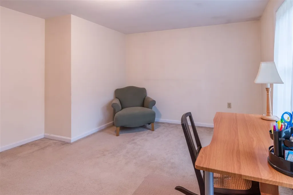 7 Lincoln Circle Hillsborough NH 03244