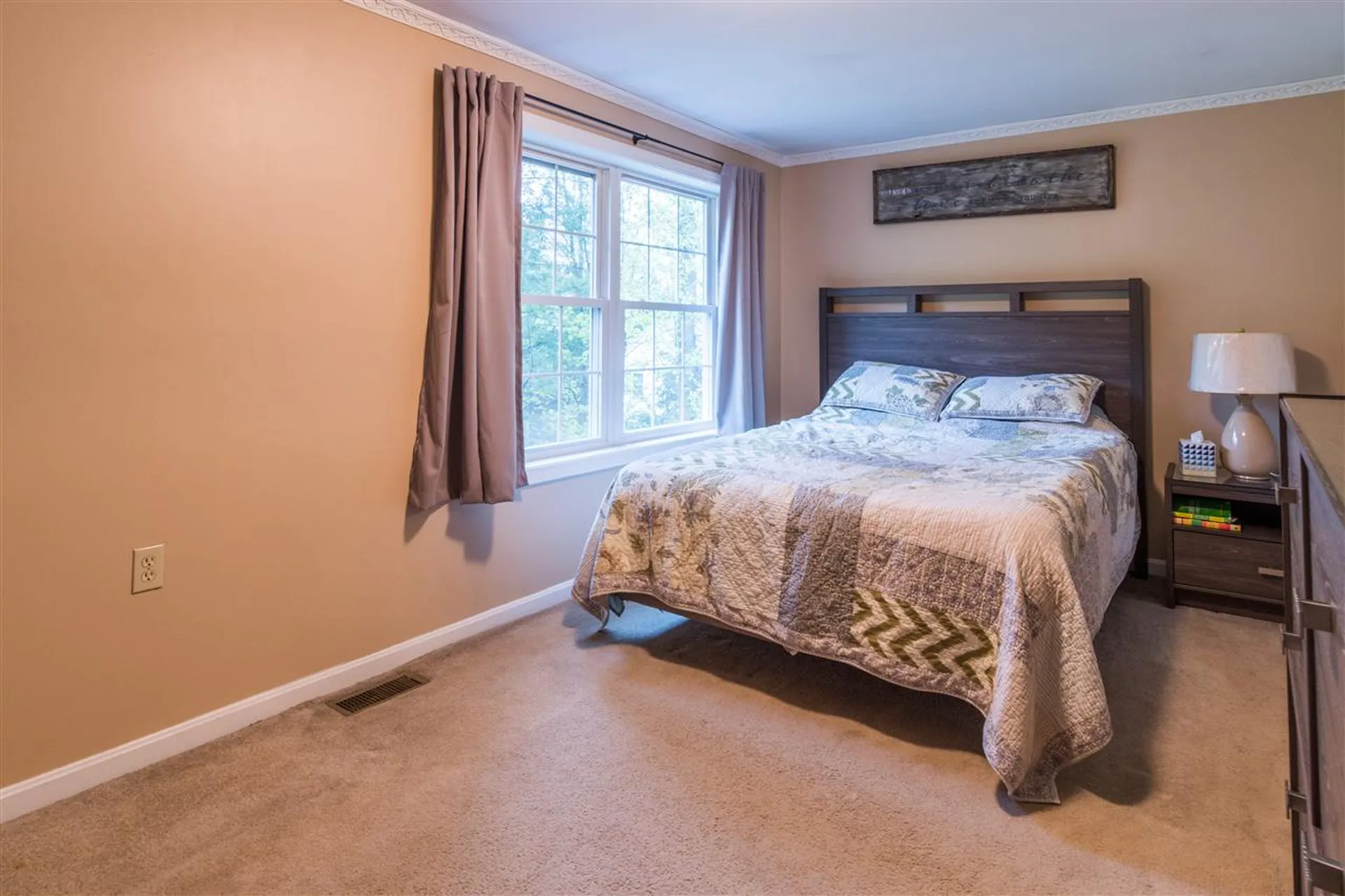 7 Lincoln Circle Hillsborough NH 03244