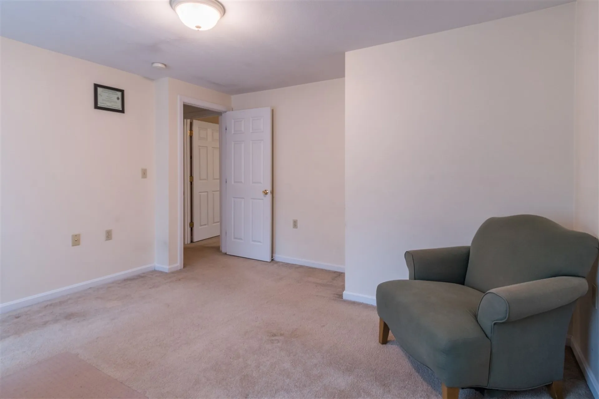 7 Lincoln Circle Hillsborough NH 03244