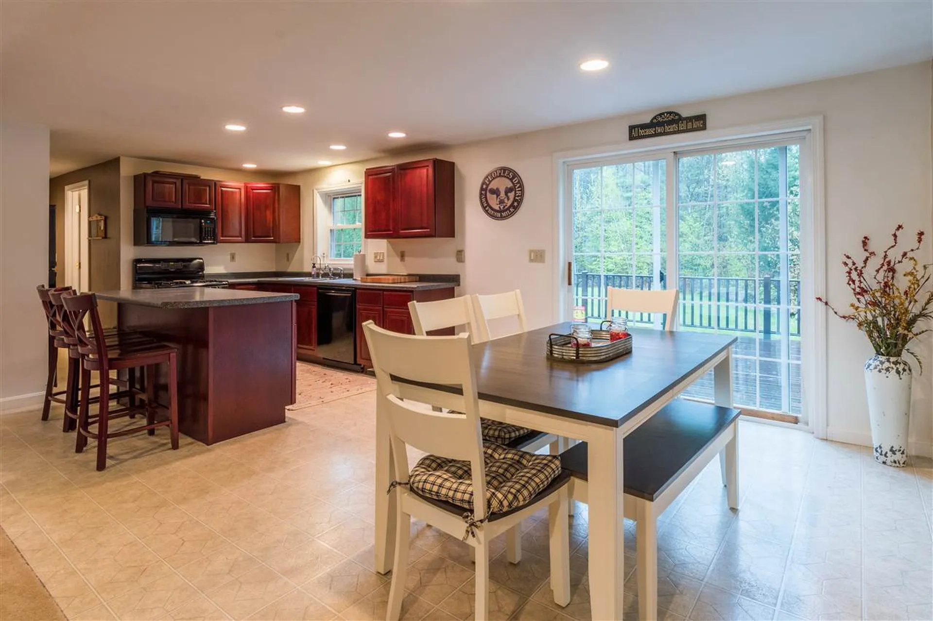 7 Lincoln Circle Hillsborough NH 03244