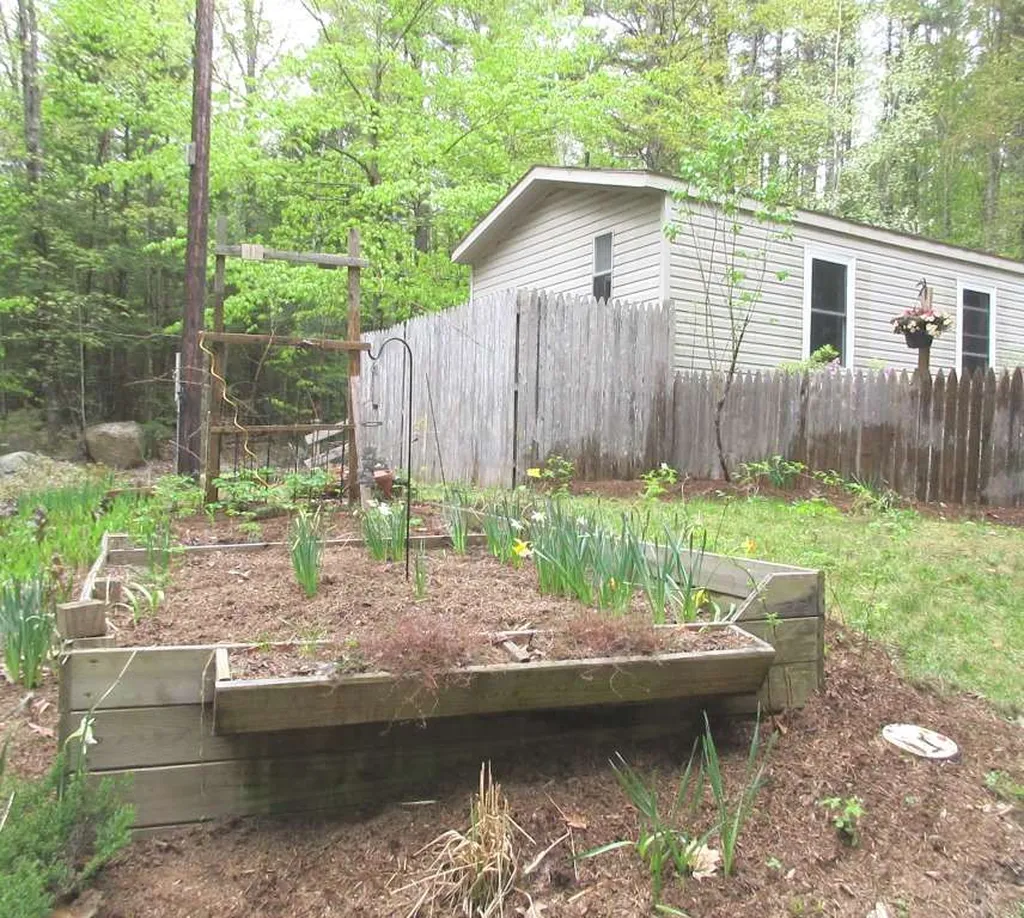 627 Schoodac Road Warner NH 03278