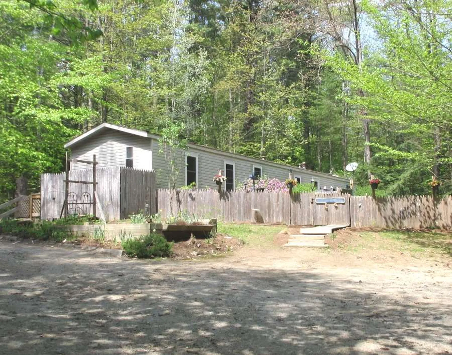 627 Schoodac Road Warner NH 03278