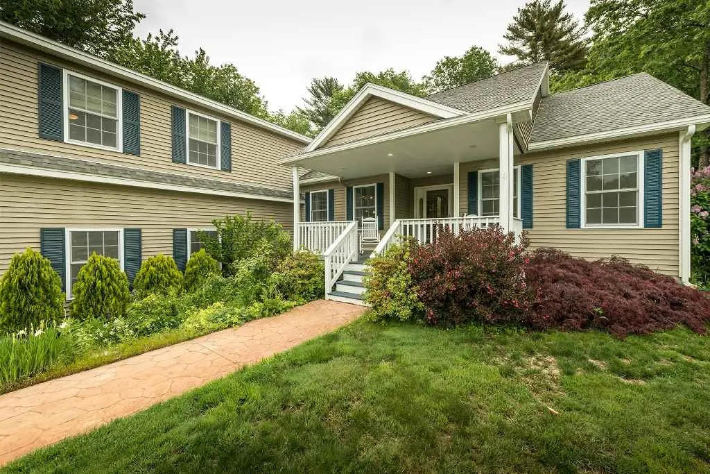 4 Dolphin Desi Lane Berwick ME 03901