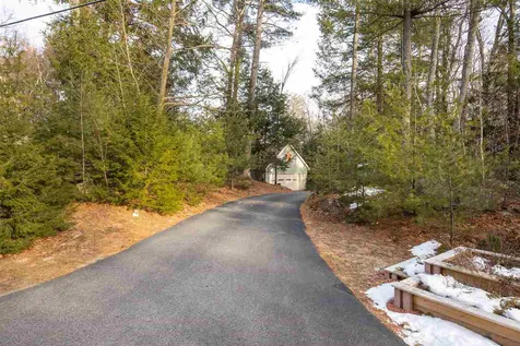 142 Mendums Landing Road Barrington NH 03825