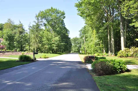 5 Fox Hollow Road Derry NH 03038