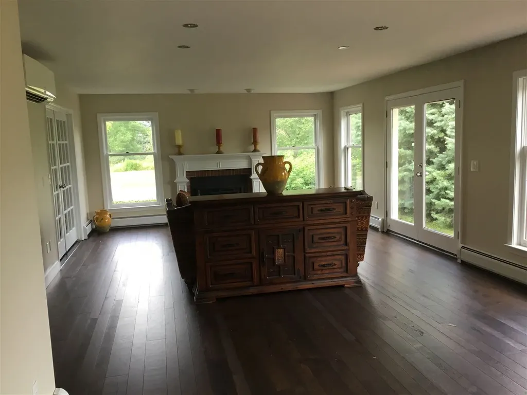 60 Moss Glen Lane South Burlington VT 05403