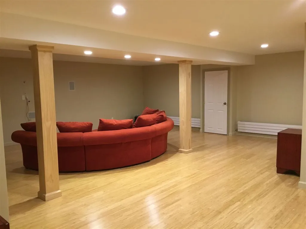 60 Moss Glen Lane South Burlington VT 05403
