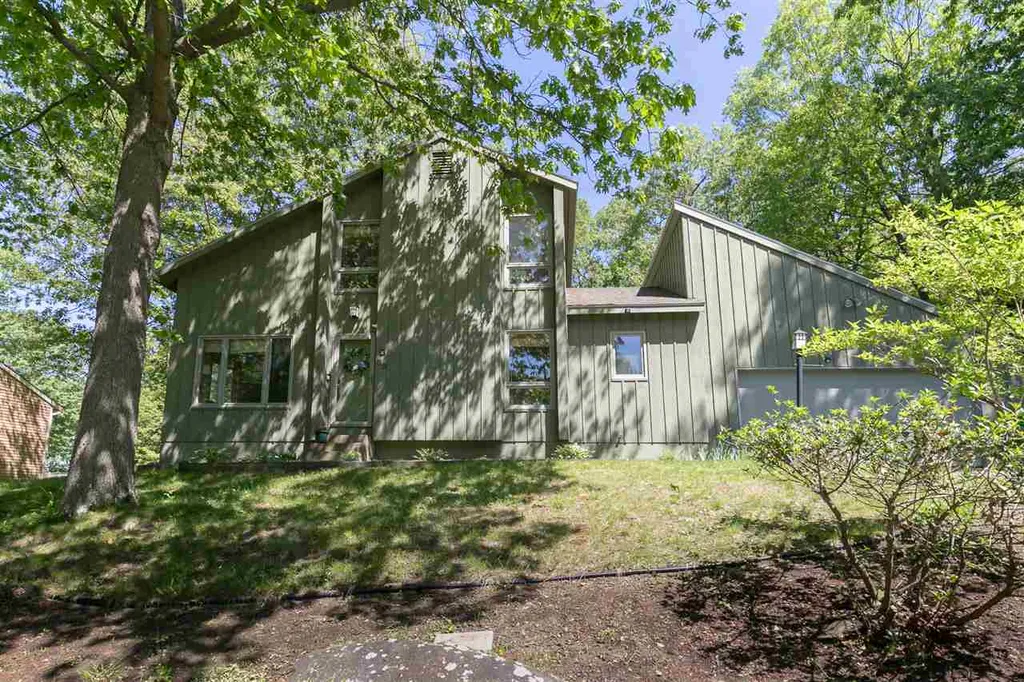 33 Woods End Drive, Essex Junction VT 05452 MLS 4759324 Geri