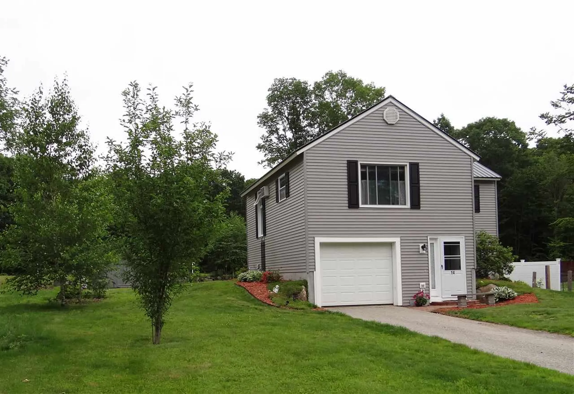 14 Eastfield Loop Sandown NH 03873