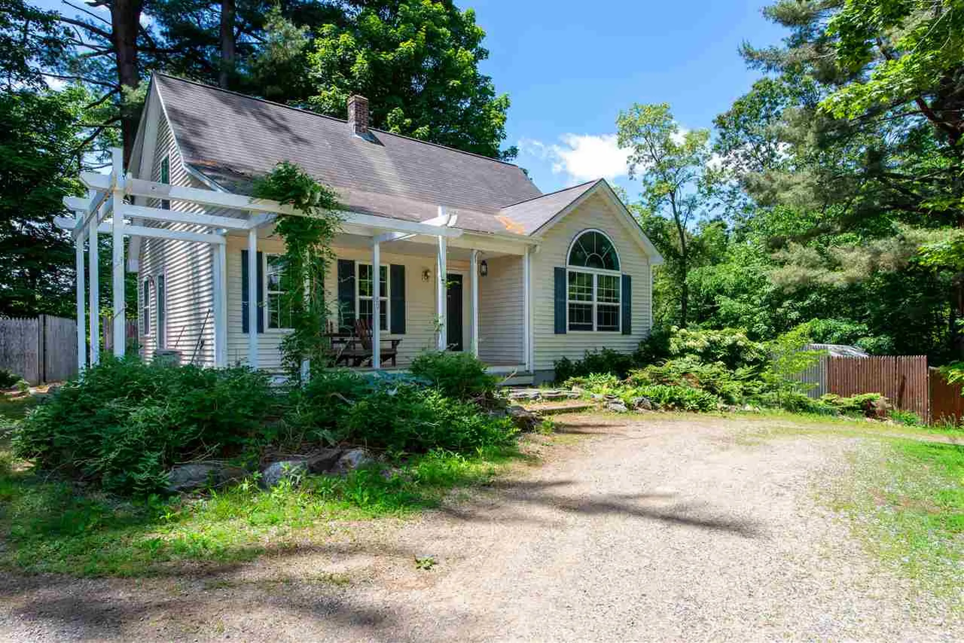 89 Railroad Avenue South Berwick ME 03908