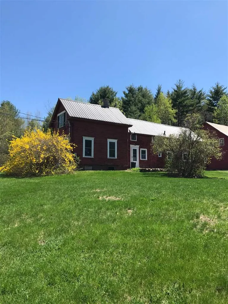 14 Lewis Piper Road Holderness NH 03245