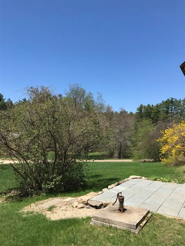 14 Lewis Piper Road Holderness NH 03245
