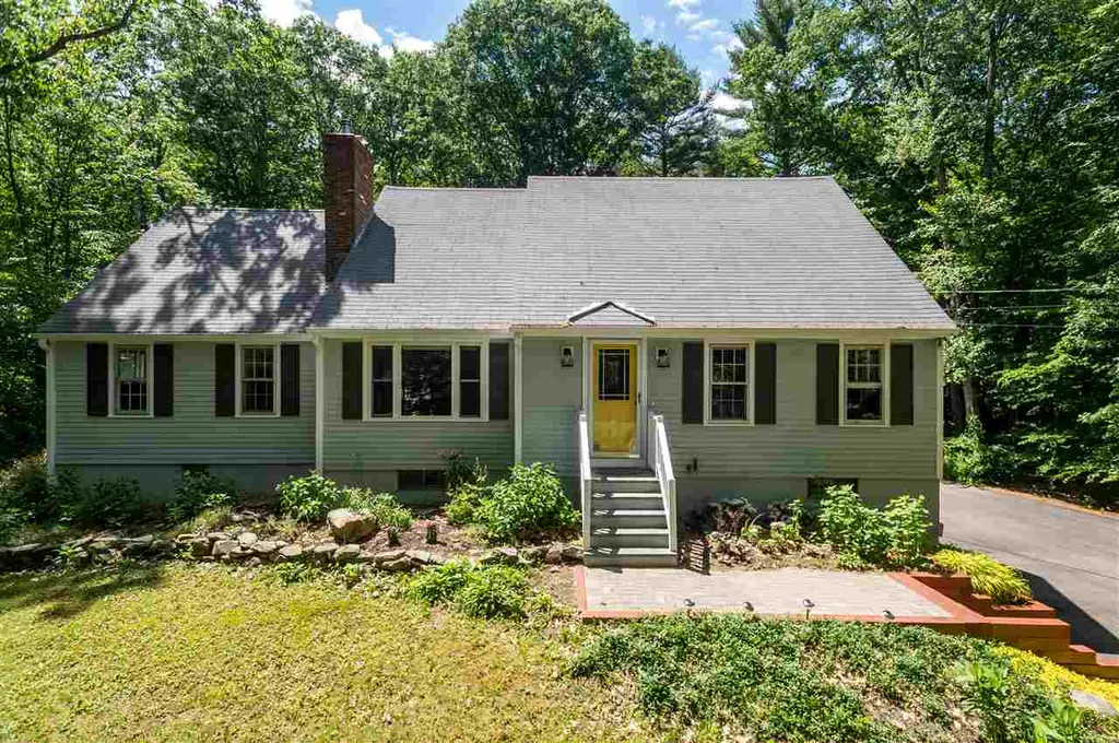 26 Granger Drive Lee NH 03861