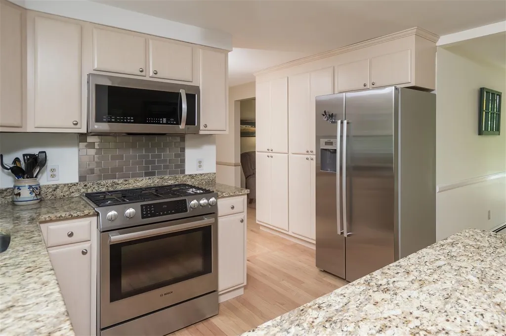 26 Granger Drive Lee NH 03861