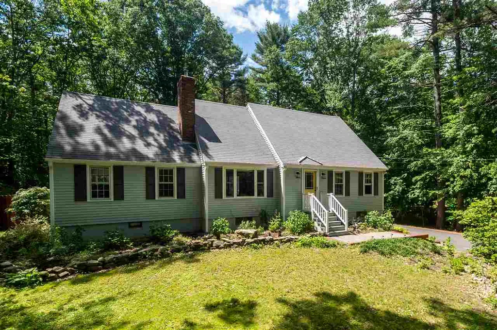 26 Granger Drive Lee NH 03861