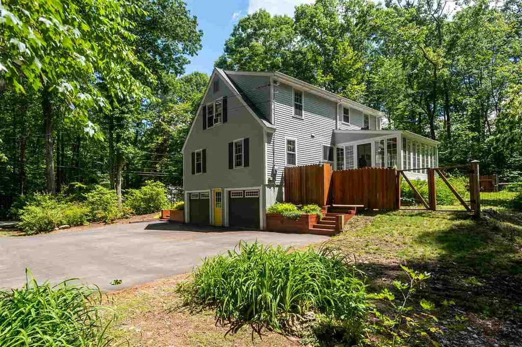 26 Granger Drive Lee NH 03861