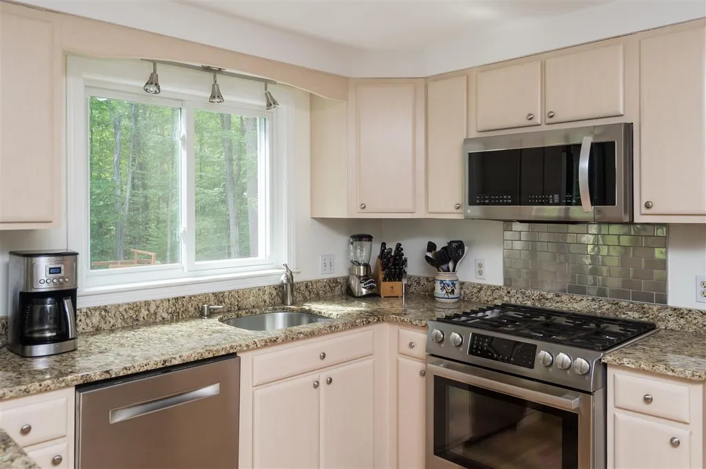 26 Granger Drive Lee NH 03861