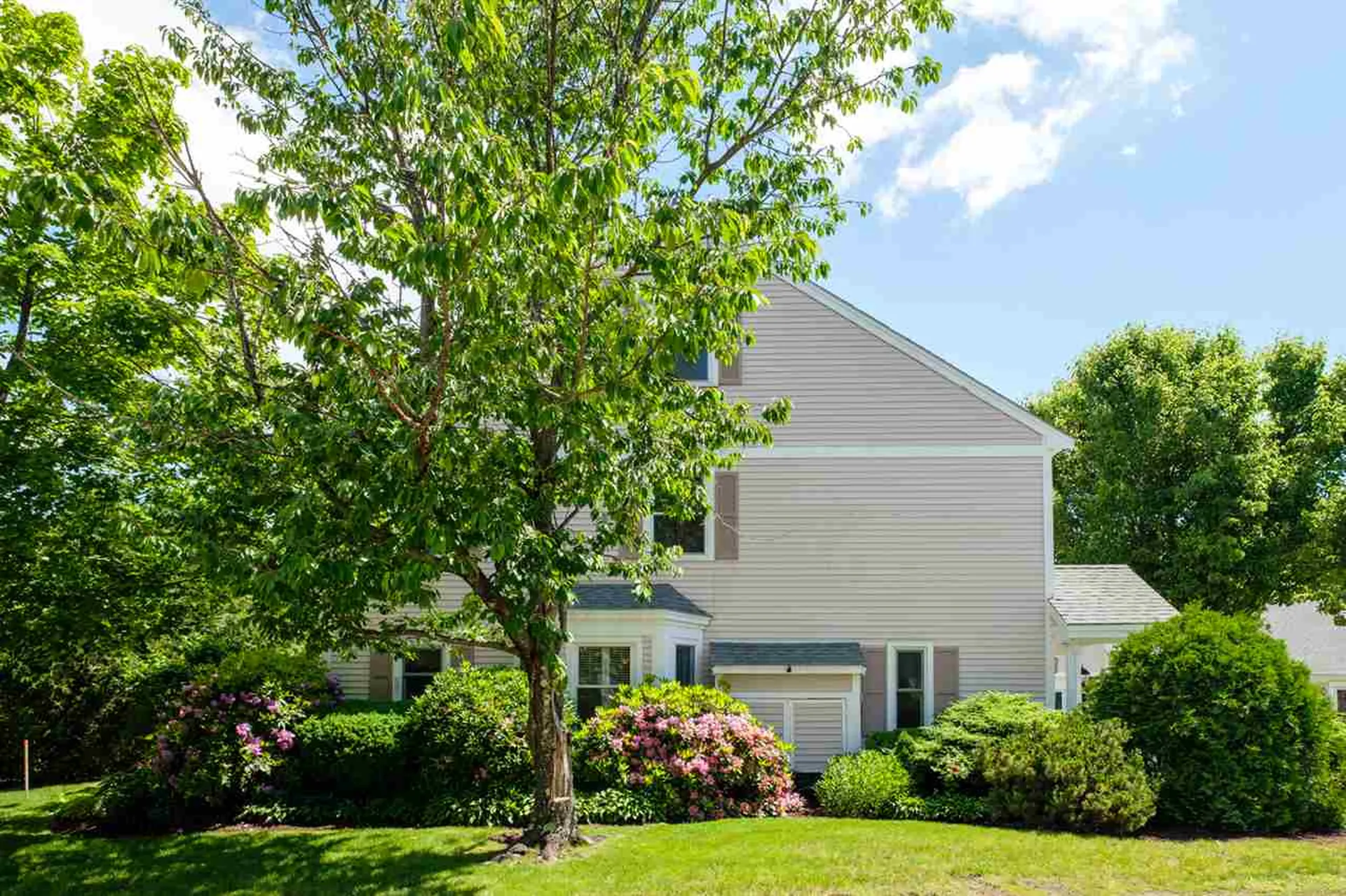 5 Pheasant Run Lane Stratham NH 03885