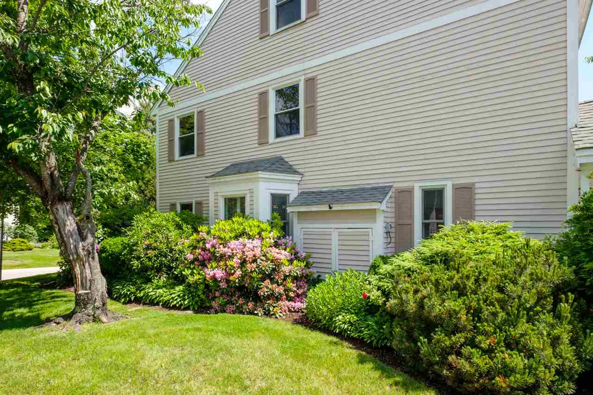 5 Pheasant Run Lane Stratham NH 03885