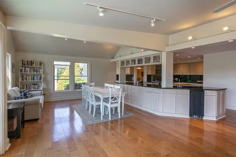 1615 King Hill Road New London NH 03257