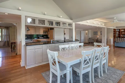 1615 King Hill Road New London NH 03257