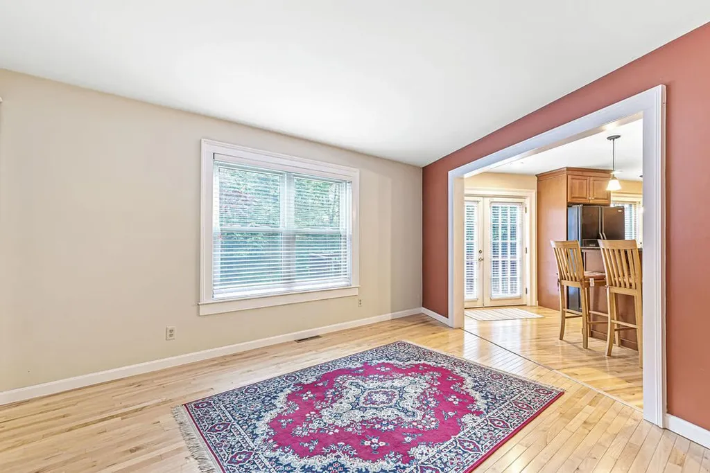 8 Beau Monde Drive North Hampton NH 03862