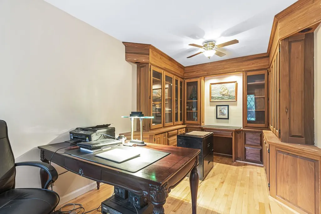 8 Beau Monde Drive North Hampton NH 03862