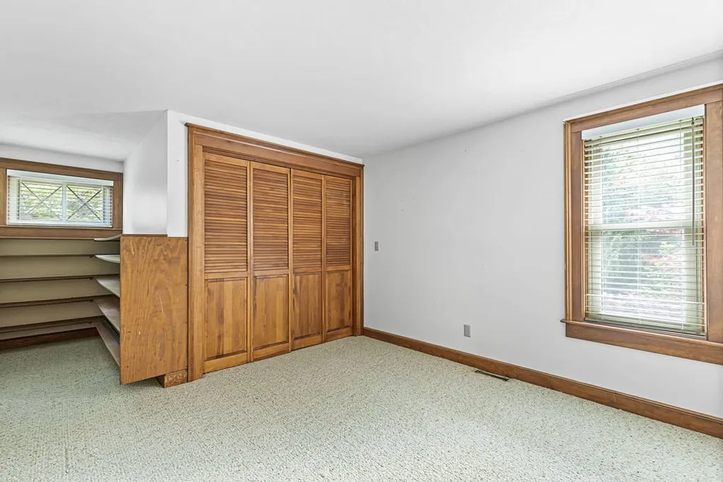 8 Beau Monde Drive North Hampton NH 03862