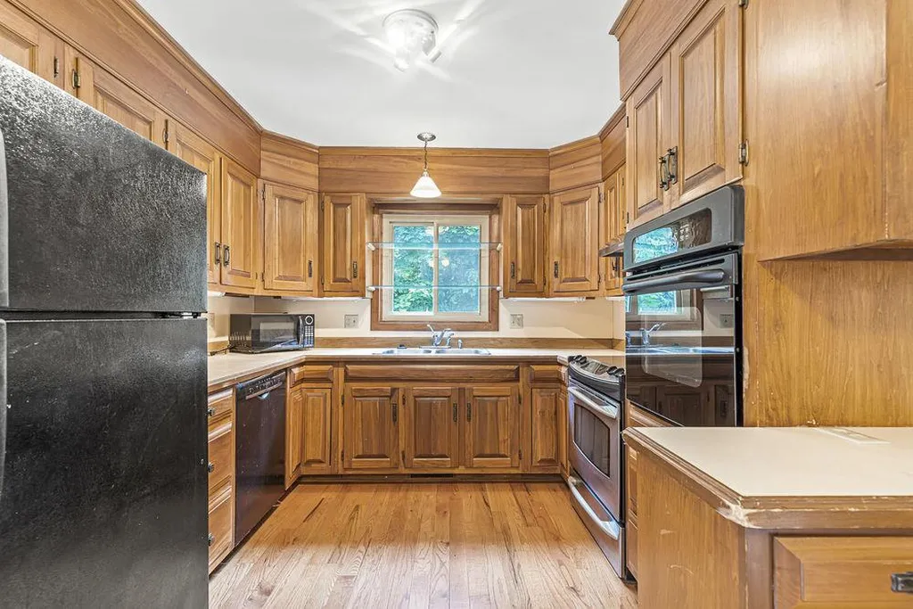 8 Beau Monde Drive North Hampton NH 03862