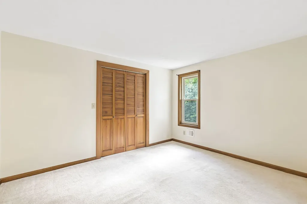 8 Beau Monde Drive North Hampton NH 03862