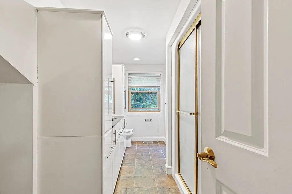 8 Beau Monde Drive North Hampton NH 03862