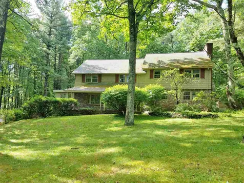 44 Indian Rock Road Nashua NH 03063